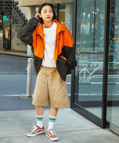 CONVERSE(コンバース)の「【CONVERSE/コンバース】ソリマチアキラ イラストグラフィック裏毛オーバーサイズスウェット(Tシャツ/カットソー・レディース・ホワイト系1/ホワイト系2/ブラック系1/ブラック系2・M/L)」の16枚目の写真