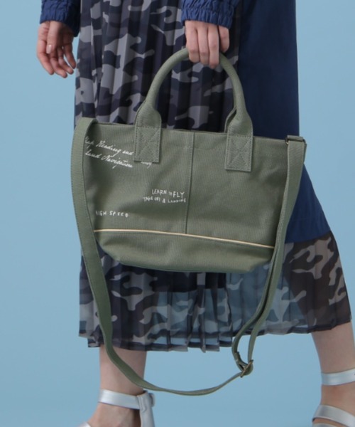 AVIREX（アヴィレックス）の「SCRIBBING MINI TOTE BAG/ スクリブリング ミニトートバッグ（トートバッグ・レディース・アイボリー/その他6/その他35/オリーブ系・F）」の3枚目の写真