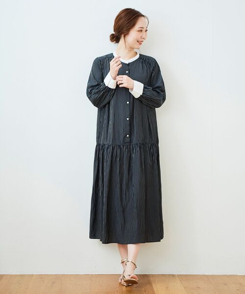 le.coeur blanc（ルクールブラン）の「カッセンストライプギャザーシャツワンピース（シャツワンピース・レディース・ベージュ系その他2/ブルー系その他4・38）」の2枚目の写真