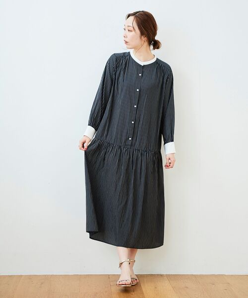 le.coeur blanc（ルクールブラン）の「カッセンストライプギャザーシャツワンピース（シャツワンピース・レディース・ベージュ系その他2/ブルー系その他4・38）」の3枚目の写真