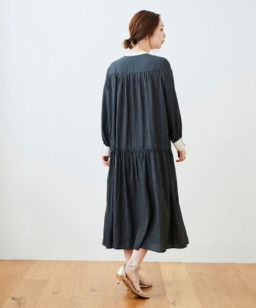 le.coeur blanc（ルクールブラン）の「カッセンストライプギャザーシャツワンピース（シャツワンピース・レディース・ベージュ系その他2/ブルー系その他4・38）」の16枚目の写真