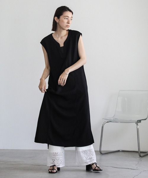 select MOCA(セレクトモカ)の「ナローストラップヒールサンダル(サンダル・レディース・ブラック/オフホワイト・SMALL/MEDIUM/LARGE)」の22枚目の写真