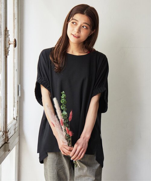 LBC(エルビーシー)の「袖ギャザーリボンチュニック(Tシャツ/カットソー・レディース・ブラック/ベージュ/ホワイト・M)」の4枚目の写真