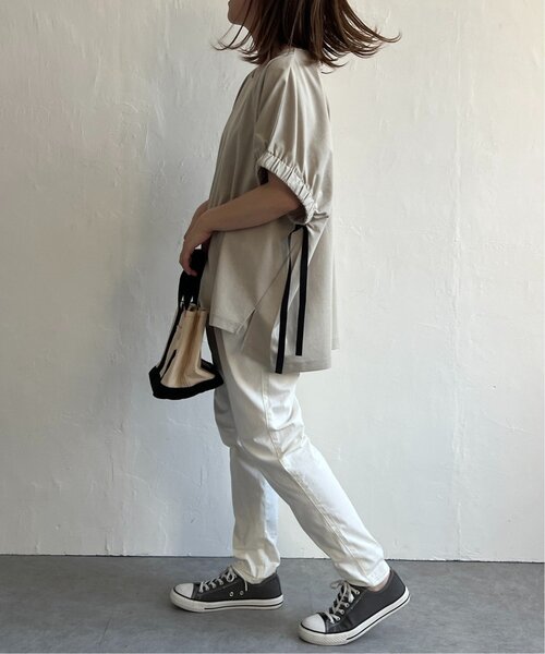 LBC(エルビーシー)の「袖ギャザーリボンチュニック(Tシャツ/カットソー・レディース・ブラック/ベージュ/ホワイト・M)」の5枚目の写真