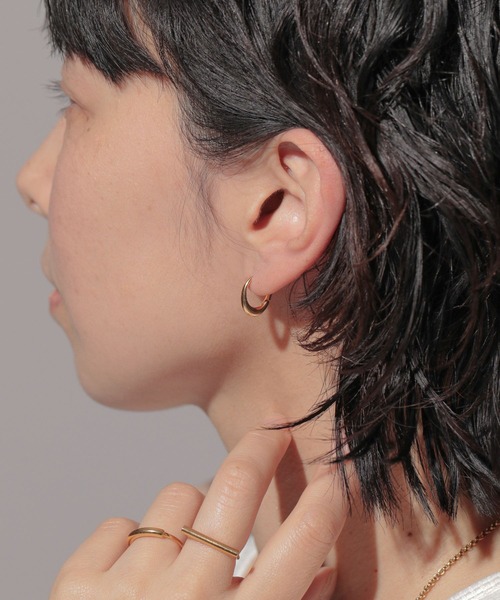 A part by（アパートバイ）の「ステンレス_ワンタッチフープピアス（ピアス（両耳用）・レディース・シルバー/ゴールド・FREE）」の2枚目の写真