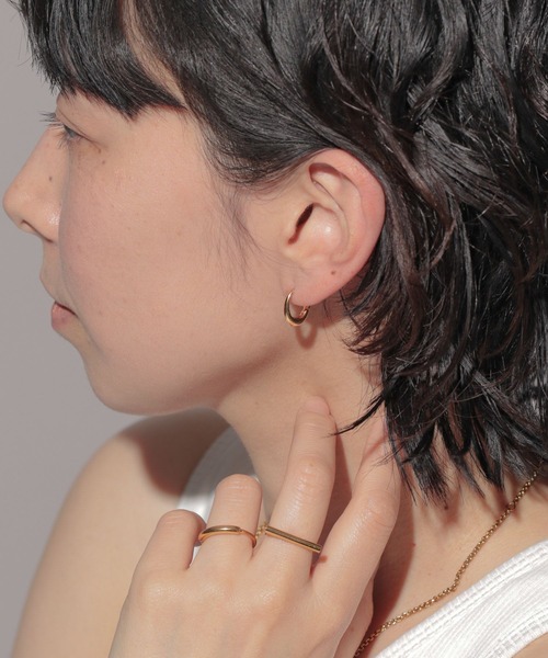 A part by（アパートバイ）の「ステンレス_ワンタッチフープピアス（ピアス（両耳用）・レディース・シルバー/ゴールド・FREE）」の3枚目の写真