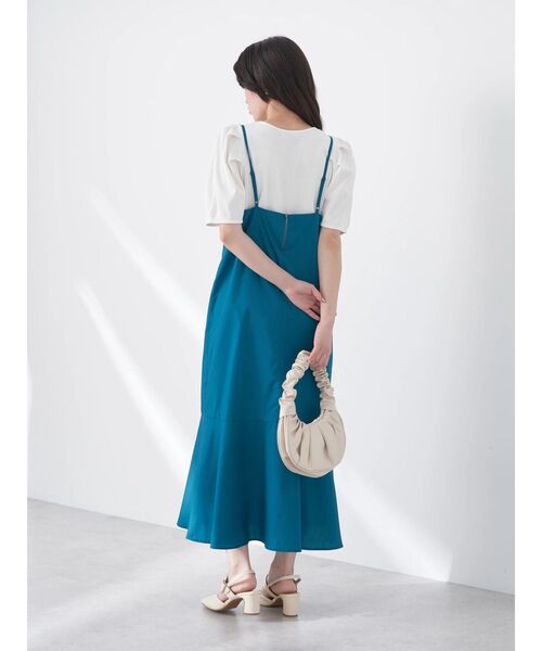 earth music&ecology（アースミュージックアンドエコロジー）の「Vネック裾切替キャミワンピース（ワンピース・レディース・サーモンピンク/ベージュ/ブルー系その他6/ブラック・FREE）」の17枚目の写真