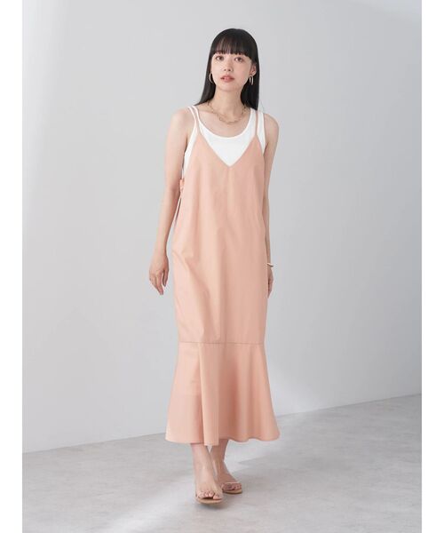 earth music&ecology（アースミュージックアンドエコロジー）の「Vネック裾切替キャミワンピース（ワンピース・レディース・サーモンピンク/ベージュ/ブルー系その他6/ブラック・FREE）」の18枚目の写真