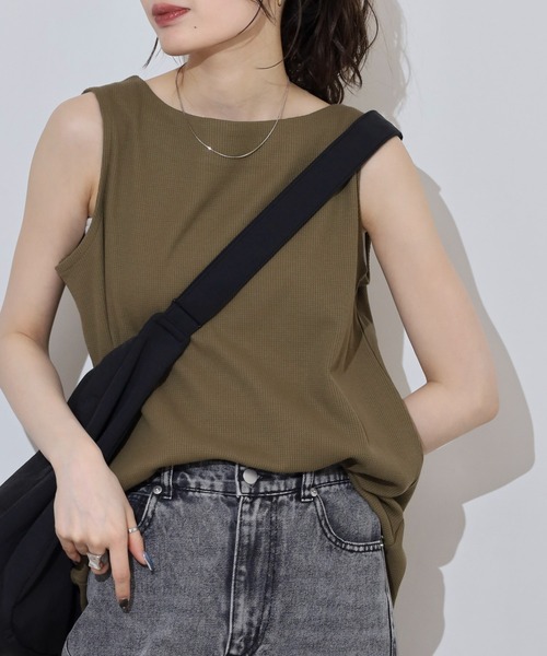 atONE（アットワン）の「atONE ボートネックワッフルタンクトップ（タンクトップ・レディース・ネイビー/パープル/オレンジ/ホワイト/杢グレー/カーキ/ブラック・M/3L/LL/4L/L）」の4枚目の写真