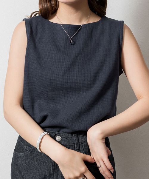 atONE（アットワン）の「atONE ボートネックワッフルタンクトップ（タンクトップ・レディース・ネイビー/パープル/オレンジ/ホワイト/杢グレー/カーキ/ブラック・M/3L/LL/4L/L）」の14枚目の写真