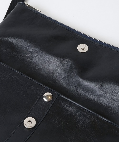 CROWDED CLOSET（クラウデッドクローゼット）の「【SEEKER(シーカー)】オイルレザー 2WAY口折れクラッチショルダー（クラッチバッグ・メンズ・グリーン/ネイビー/ブラック・FREE）」の16枚目の写真