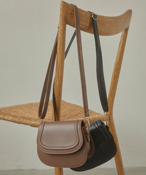 ACYM（アシーム）の「Vintage round mini バッグ（ショルダーバッグ・レディース・ブラック/ブラウン・FREE）」の2枚目の写真