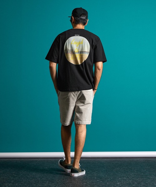 The DUFFER of ST.GEORGE(ザダファーオブセントジョージ)の「OFFSHORE × BLACK LABEL LOGO TEE:オフショア コラボ ロゴ プリントTシャツ(Tシャツ/カットソー・メンズ・ホワイト/ブラック・MEDIUM/X-LARGE/SMALL/LARGE)」の15枚目の写真