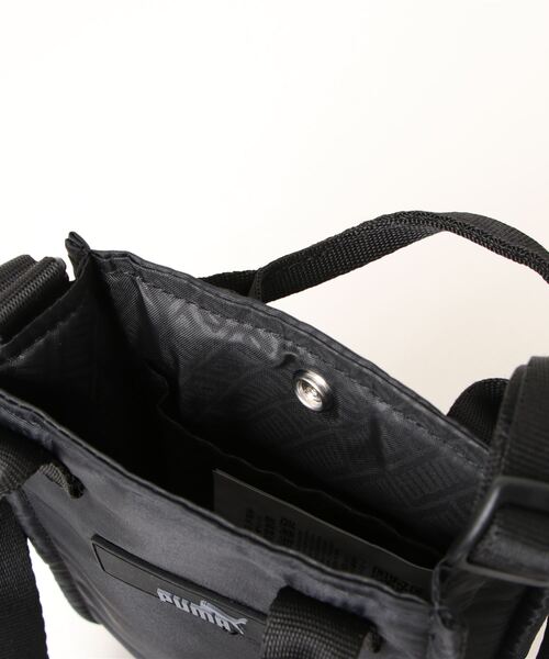 PUMA（プーマ）の「PUMA プーマ ウィメンズ コア ポップ ミニトート  クロスボディ バッグ 0.5L（ショルダーバッグ・レディース・ブラック・フリー）」の8枚目の写真