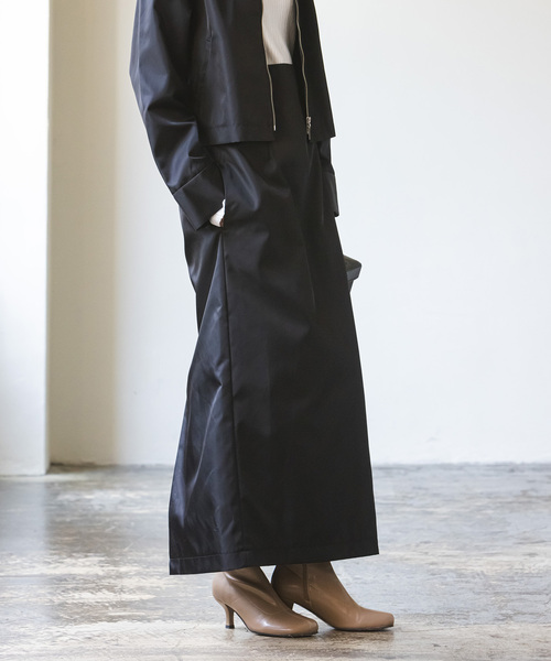 【川上さやかさん×NOBLE】ナイロンツイルロングタイトスカート Noble（ノーブル）の「川上さやかさん×NOBLEコラボ ナイロン