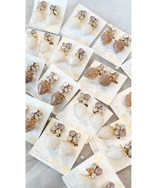 tone(トーン)の「【colzaflap】natural strawberry pierce(MA)(ピアス(両耳用)・レディース・ブラウン/ホワイト・FREE)」の2枚目の写真