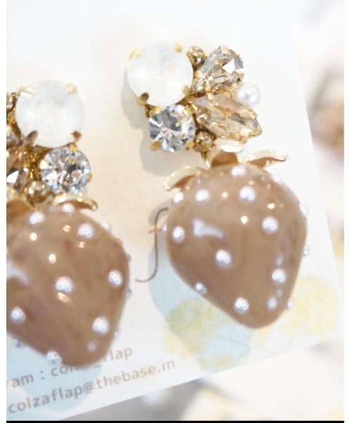 tone(トーン)の「【colzaflap】natural strawberry pierce(MA)(ピアス(両耳用)・レディース・ブラウン/ホワイト・FREE)」の3枚目の写真