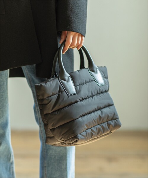 OPAQUE.CLIP（オペークドットクリップ）の「◆【2WAY】ボーダーキルティングミドルトート（トートバッグ・レディース・ダークブラウン系/ブラック/ライトベージュ・00）」の4枚目の写真