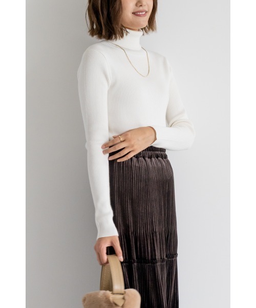 M.deux（エムドゥ）の「●ベーシックタートルニット●（ニット/セーター・レディース・ライトグレー/レッド/ブラック/グリーン/マスタード/オフホワイト/その他・MEDIUM）」の2枚目の写真