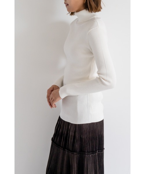 M.deux（エムドゥ）の「●ベーシックタートルニット●（ニット/セーター・レディース・ライトグレー/レッド/ブラック/グリーン/マスタード/オフホワイト/その他・MEDIUM）」の13枚目の写真