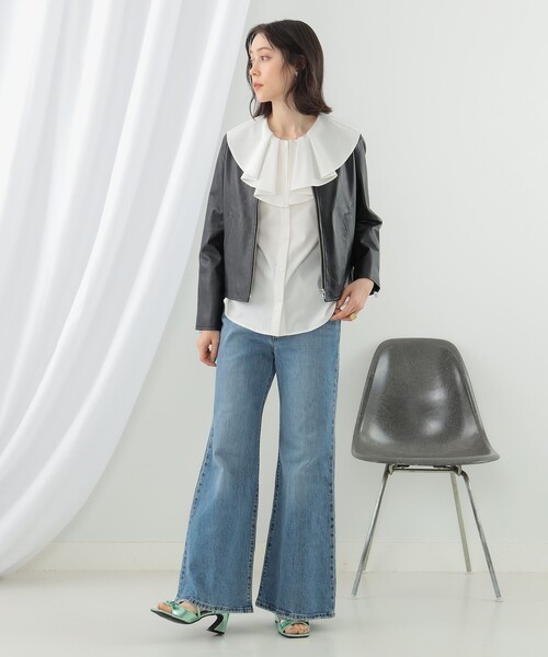Ray BEAMS（レイビームス）の「LEVI’S(R) / RIBCAGE BELLS（デニムパンツ・レディース・ブルー・28inch/27inch/26inch）」の2枚目の写真