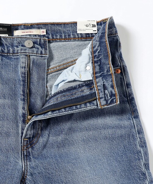Ray BEAMS（レイビームス）の「LEVI’S(R) / RIBCAGE BELLS（デニムパンツ・レディース・ブルー・28inch/27inch/26inch）」の4枚目の写真