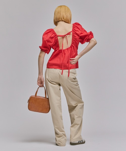FEKETE(フェケテ)の「BACK OPEN RIBBON BLOUSE / パフスリーブバックオープンリボンブラウス(シャツ/ブラウス・レディース・レッド/ブラック/イエロー・FREE)」の11枚目の写真
