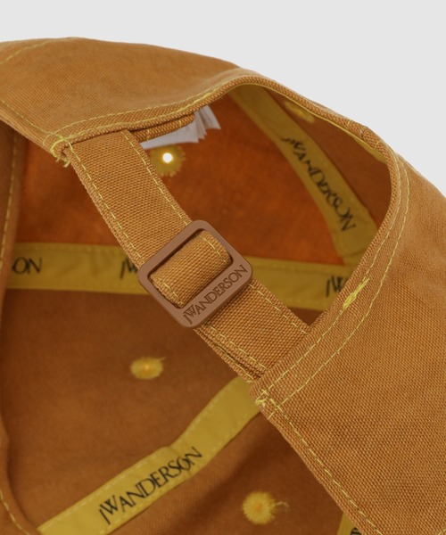 JW Anderson(ジェイダブリューアンダーソン)の「キャップ(キャップ・レディース・黄土色系/パープル系・ONE SIZE)」の6枚目の写真