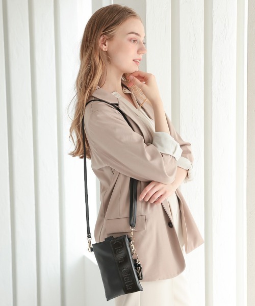 Clelia(クレリア)の「【Serena/セレーナ】2way縦型スマホポーチ(ショルダーバッグ・レディース・ブラウン/ベージュ/ダークブラウン/ブラック・ONE SIZE)」の2枚目の写真