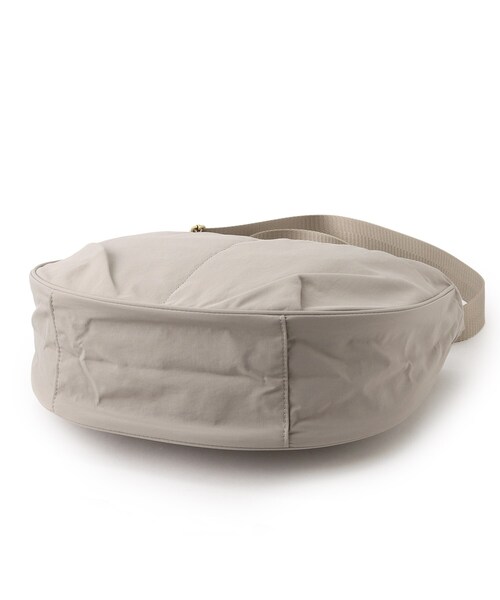 SHOO・LA・RUE(シューラルー)の「◆【撥水/軽量】オールシーズン使える フロント2ポケット ショルダーバッグ(ショルダーバッグ・レディース・ブラック/グレー/イエロー/ブルー・00)」の18枚目の写真