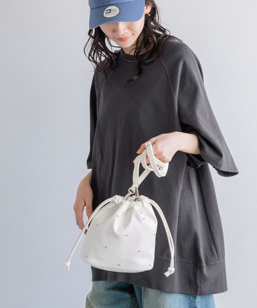 LOWRYS FARM（ローリーズファーム）の「スタッズキンチャクショルダー 109910（ショルダーバッグ・レディース・ブラック/シルバー/アイボリー・FREE）」の4枚目の写真