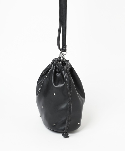 LOWRYS FARM（ローリーズファーム）の「スタッズキンチャクショルダー 109910（ショルダーバッグ・レディース・ブラック/シルバー/アイボリー・FREE）」の17枚目の写真