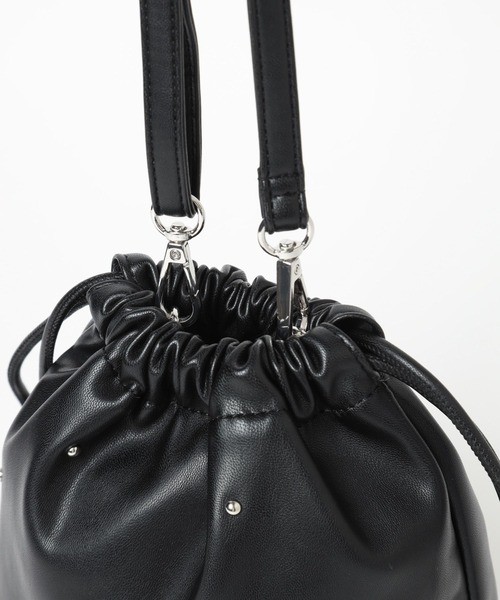 LOWRYS FARM（ローリーズファーム）の「スタッズキンチャクショルダー 109910（ショルダーバッグ・レディース・ブラック/シルバー/アイボリー・FREE）」の22枚目の写真