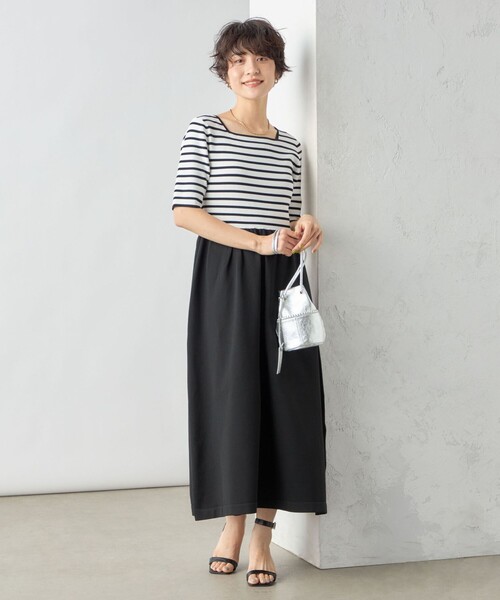 NOLLEY’S Sophi(ノーリーズソフィ)の「《手洗い可能》フィット&ギャザースクエアネックニットワンピース(ワンピース・レディース・ブラック系その他3/ネイビー・38/36)」の17枚目の写真