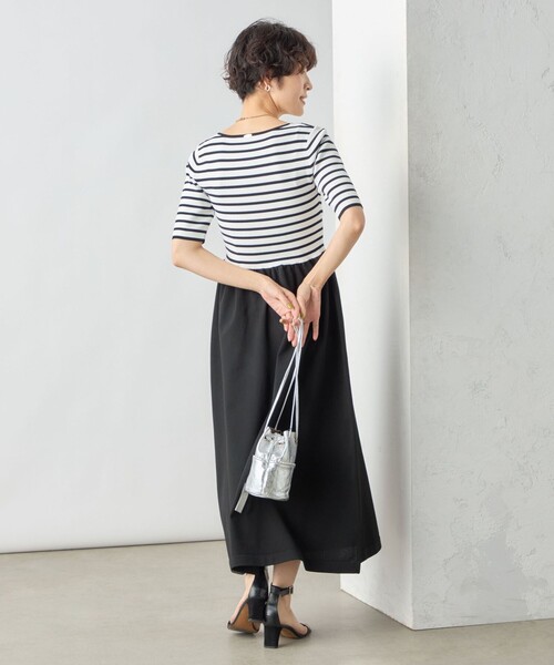 NOLLEY’S Sophi(ノーリーズソフィ)の「《手洗い可能》フィット&ギャザースクエアネックニットワンピース(ワンピース・レディース・ブラック系その他3/ネイビー・38/36)」の20枚目の写真