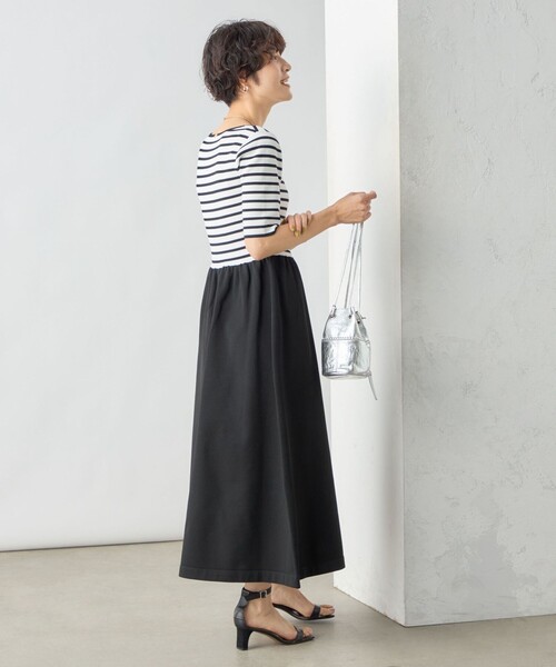 NOLLEY’S Sophi(ノーリーズソフィ)の「《手洗い可能》フィット&ギャザースクエアネックニットワンピース(ワンピース・レディース・ブラック系その他3/ネイビー・38/36)」の22枚目の写真