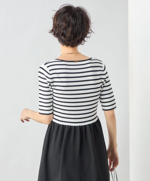 NOLLEY’S Sophi(ノーリーズソフィ)の「《手洗い可能》フィット&ギャザースクエアネックニットワンピース(ワンピース・レディース・ブラック系その他3/ネイビー・38/36)」の5枚目の写真