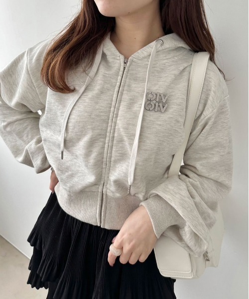 OLIVE des OLIVE（オリーブデオリーブ）の「ビジューブローチ付ZIPパーカー　1041060510（パーカー・レディース・オートミール/ネイビー/ホワイト・FREE）」の3枚目の写真