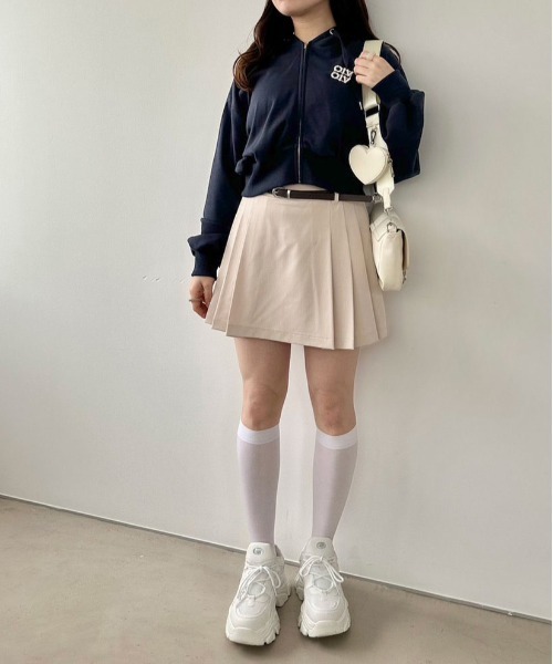 OLIVE des OLIVE（オリーブデオリーブ）の「ビジューブローチ付ZIPパーカー　1041060510（パーカー・レディース・オートミール/ネイビー/ホワイト・FREE）」の10枚目の写真