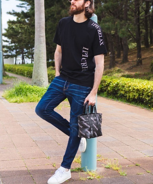 1piu1uguale3 RELAX(ウノピュウノウグァーレトレリラックス)の「【当店独占販売】 1PIU1UGUALE3 RELAX ロゴ ラインストーン 半袖 Tシャツ(Tシャツ/カットソー・メンズ・ホワイト/ブラック・M/L/XL/2XL/S)」の15枚目の写真