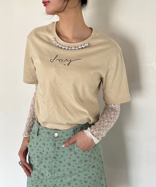 Jewelobe(ジュエローブ)の「ネックパールニュアンスロゴTシャツ(Tシャツ/カットソー・レディース・ブラック/ベージュ/ホワイト・FREE)」の3枚目の写真