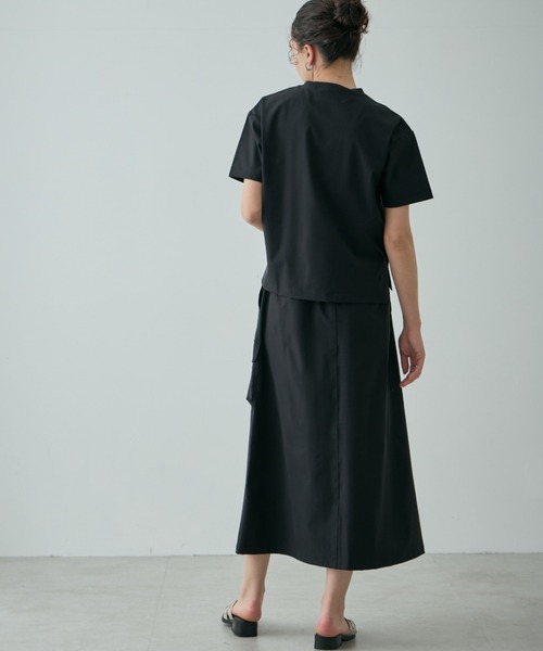 GENE HEAVENS（ジーンヘブンズ）の「(GENE HEAVENS×THOUSAND MILE)<ONLINE STORE限定>ステップヘムトップス＆ラップライク カーゴポケットスカート セットアップ（ワンピース・レディース・グレー/ブラック・FREE）」の16枚目の写真