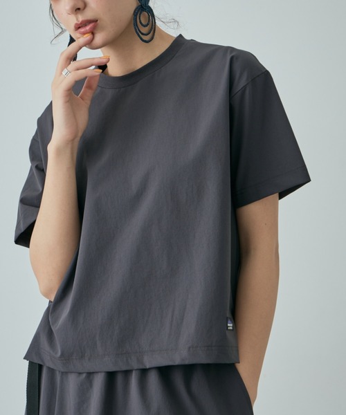 GENE HEAVENS（ジーンヘブンズ）の「(GENE HEAVENS×THOUSAND MILE)<ONLINE STORE限定>ステップヘムトップス＆ラップライク カーゴポケットスカート セットアップ（ワンピース・レディース・グレー/ブラック・FREE）」の6枚目の写真