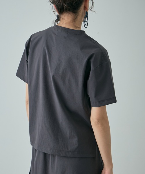 GENE HEAVENS（ジーンヘブンズ）の「(GENE HEAVENS×THOUSAND MILE)<ONLINE STORE限定>ステップヘムトップス＆ラップライク カーゴポケットスカート セットアップ（ワンピース・レディース・グレー/ブラック・FREE）」の8枚目の写真