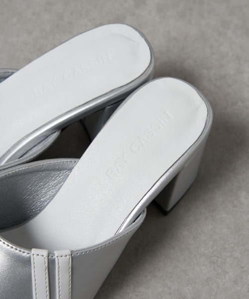 RAY CASSIN（レイカズン）の「オープントゥラインミュール（サンダル・レディース・シルバー/ブラック/ホワイト・M/S/L）」の9枚目の写真