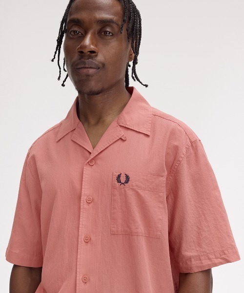 FRED PERRY（フレッドペリー）の「Lightweight Texture Revere Collar Shirt／ライトウェイトテクスチャーオープンカラーシャツ（シャツ/ブラウス・メンズ・ネイビー/グレー/サックスブルー/ネイビー系/ライトオリーブ/ピンク・M/L）」の6枚目の写真