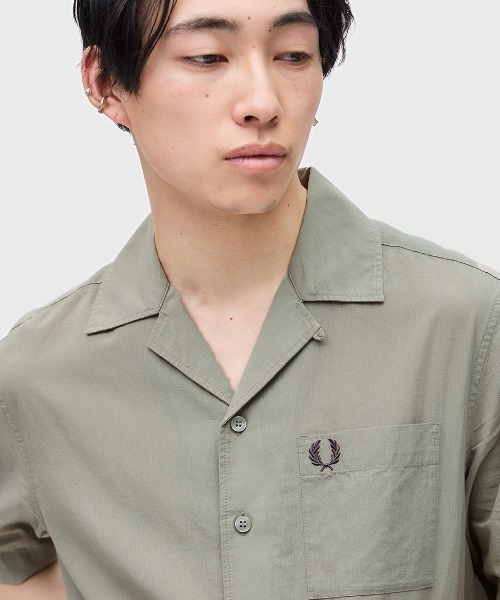 FRED PERRY（フレッドペリー）の「Lightweight Texture Revere Collar Shirt／ライトウェイトテクスチャーオープンカラーシャツ（シャツ/ブラウス・メンズ・ネイビー/グレー/サックスブルー/ネイビー系/ライトオリーブ/ピンク・M/L）」の14枚目の写真