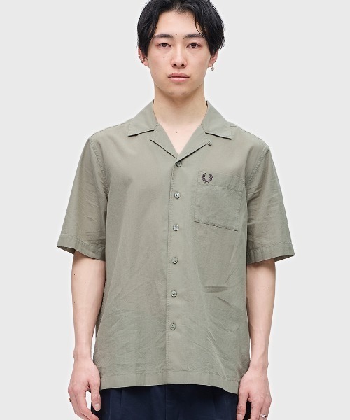 FRED PERRY（フレッドペリー）の「Lightweight Texture Revere Collar Shirt／ライトウェイトテクスチャーオープンカラーシャツ（シャツ/ブラウス・メンズ・ネイビー/グレー/サックスブルー/ネイビー系/ライトオリーブ/ピンク・M/L）」の16枚目の写真