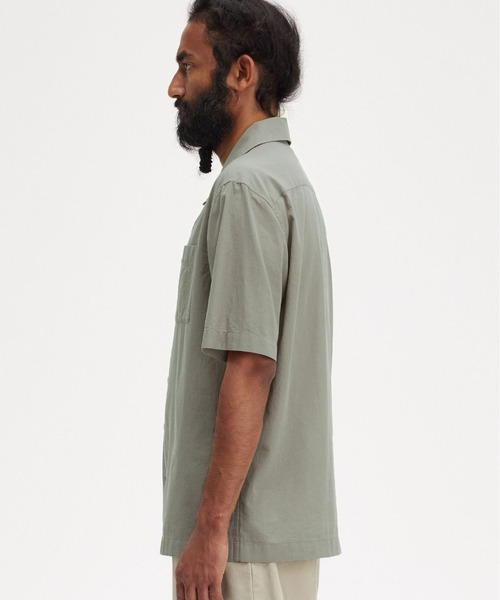 FRED PERRY（フレッドペリー）の「Lightweight Texture Revere Collar Shirt／ライトウェイトテクスチャーオープンカラーシャツ（シャツ/ブラウス・メンズ・ネイビー/グレー/サックスブルー/ネイビー系/ライトオリーブ/ピンク・M/L）」の9枚目の写真