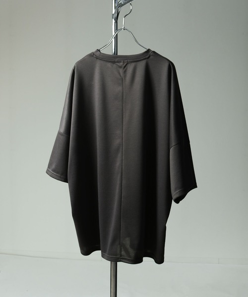 NILWAY（ニルウェイ）の「ドルマン ドレープ オーバーサイズ 半袖Tシャツ / ポンチ ビッグシルエット 5分袖 ドレープカットソー（Tシャツ/カットソー・メンズ・チャコール/ホワイト/ブラック/グレー・MEDIUM/LARGE）」の8枚目の写真